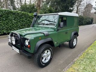 Used LAND ROVER DEFENDER 90 2.5 300 TDI H/T in Chertsey, Surrey for sale